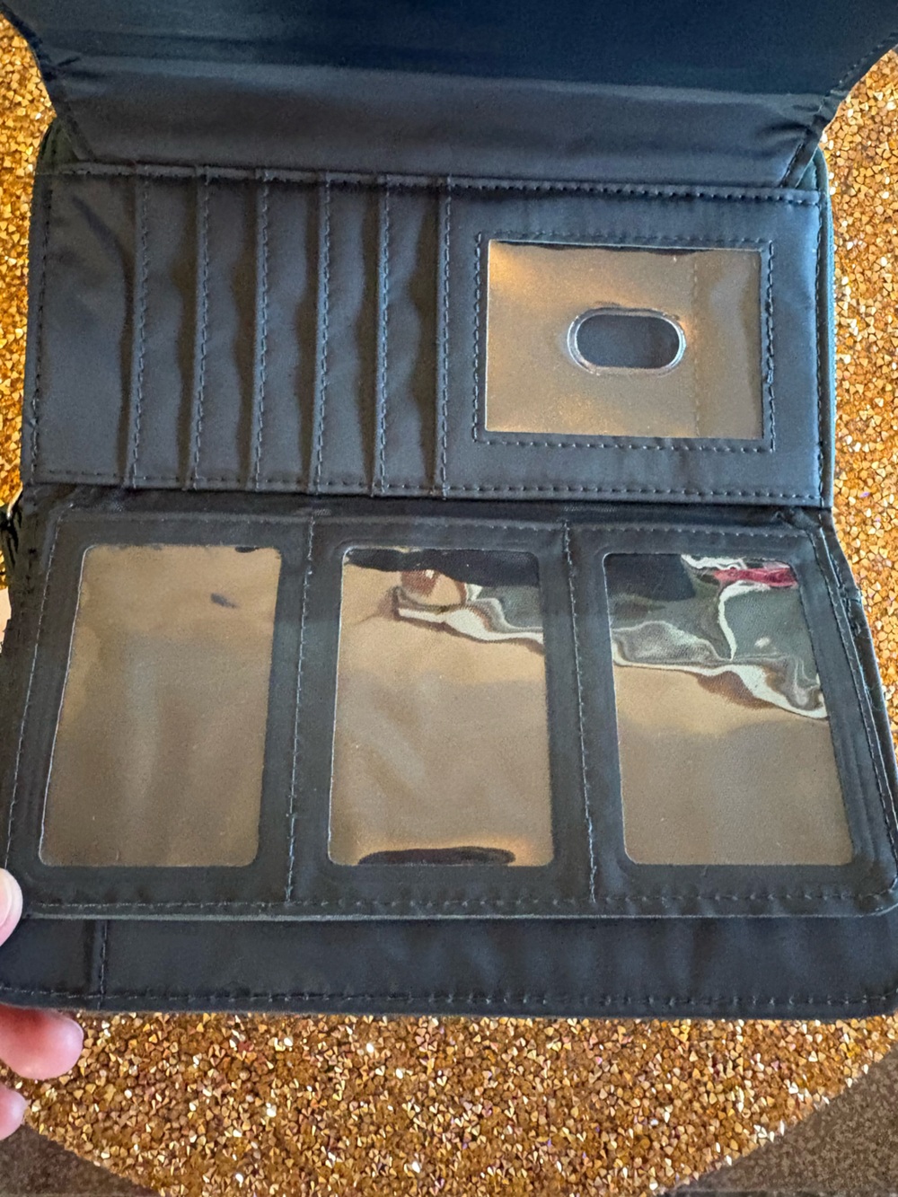 Emerald NWT Ainsley Wristlet Clutch, Snap and Zipper closure. Lots of card slots - Picture 5 of 11